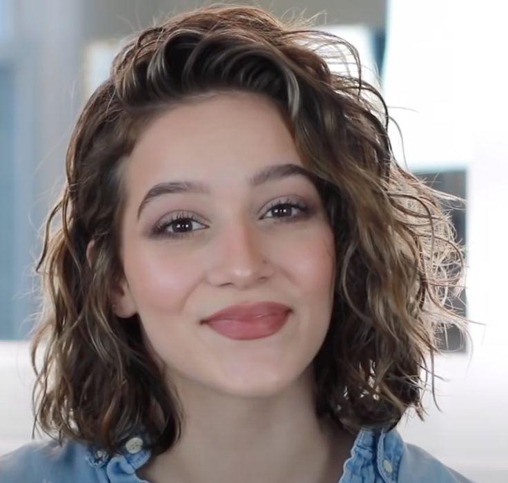 Tabitha Gingerich Hair, Short Curly Hairstyles For Thick Hair, Curly Wavy Short Hairstyles, Tabitha Gingerich, Short Length Haircut For Curly Hair, Haircuts For Naturally Wavy Hair Short, Natural Wavy Short Hairstyles, Shoulder Length Wavy Curly Haircuts, Short Medium Wavy Hair