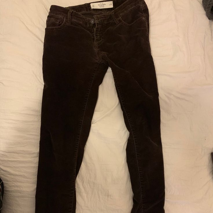 Never Worn Good Condition Low Waisted Skinny Jeans Casual Stretch Velvet Bottoms, Casual Velvet Bottoms For Spring, Fitted Casual Velvet Bottoms, Fitted Velvet Casual Bottoms, Abercrombie And Fitch Jeans, Low Waisted, Pants Color, Corduroy Pants, Abercrombie Fitch