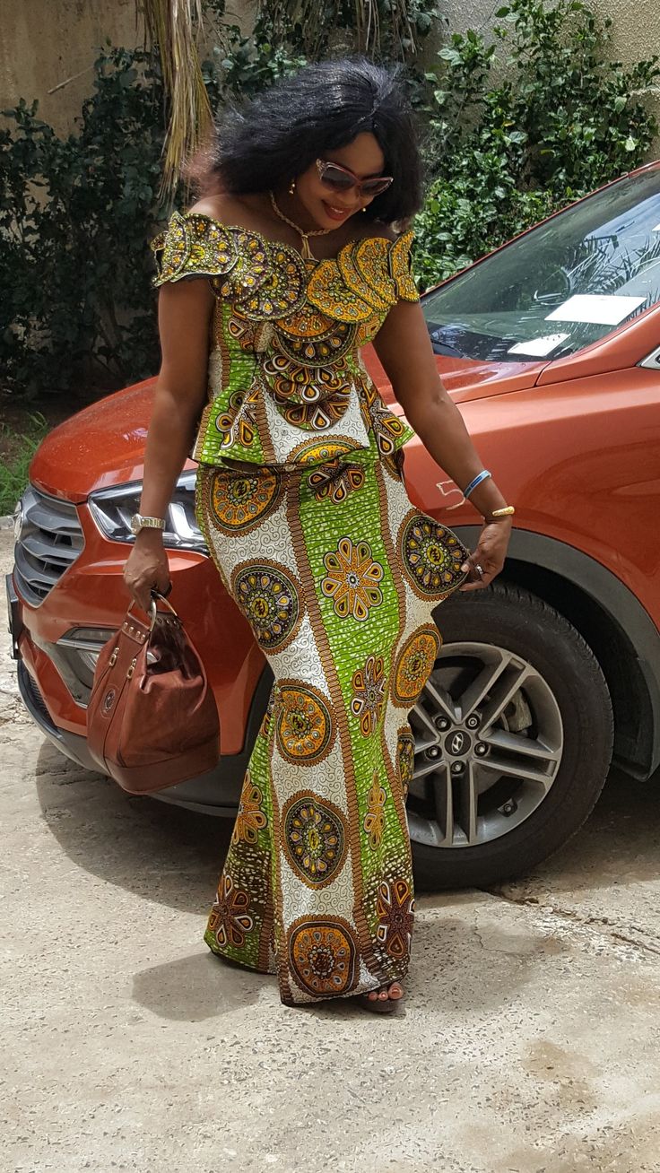 Ghanaian Dresses, Long Skirt Ideas, African Dress Patterns, Kaba Styles, African Dress Styles, African Wears, Long Gown Styles, Ankara Long Gown, African Party Dresses