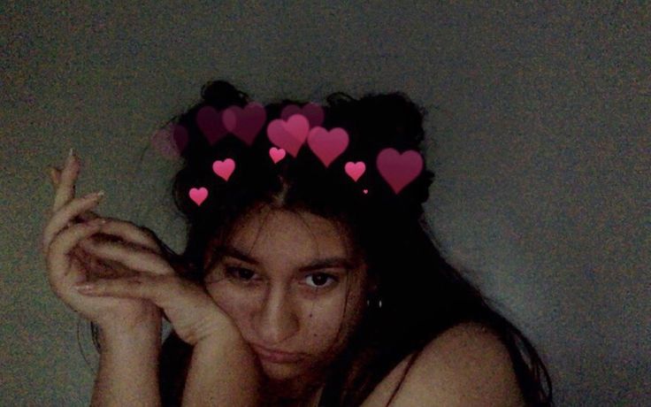 ig: sophiasarguelles// trendy pink heart filter dark photobooth aesthetic pose instagram Pink Heart Filter Instagram, Photobooth Aesthetic, Heart Filter, Aesthetic Pose, Instagram Heart, Head And Heart, Instagram Filter, Instagram Inspo, Inner Child