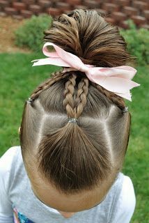 When you are rushing to get the kids out the door, you need some go-to Easy Hairstyles for Girls that look great but don't take much time. #girlhairstylesforschool Girls Hairdos, 2023 Bob, Easy Little Girl Hairstyles, Gymnastics Hair, Girl Hair Dos, Princess Hairstyles, Fluffy Hair