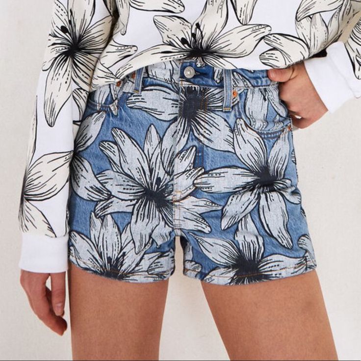 Levis Farm Flower Painted Shorts Button Short Size 23 New High Waist Printed Bottoms For Spring, Printed High Waist Bottoms For Spring, Spring Printed High Waist Bottoms, White Floral Print Relaxed Fit Bottoms, White Floral Print Bottoms With Relaxed Fit, High-waisted Printed Bottoms For Spring, Casual Denim Bottoms With Floral Print, Printed Bottoms For Spring Day Out, Trendy Floral Print Shorts For Day Out