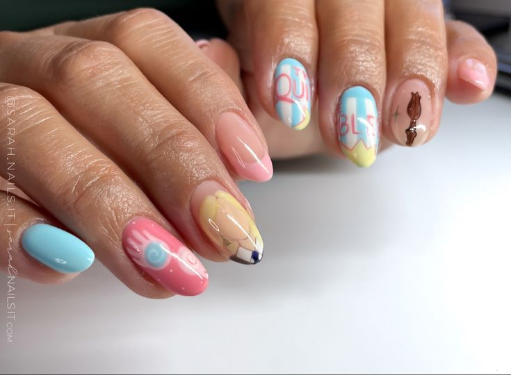 Pink Harry Potter Nails, Luna Lovegood Nail Art, Luna Lovegood Nails Designs, Disney And Harry Potter Nails, Fandom Nail Art, Luna Lovegood Nails, Harry Potter Nail Designs, Harry Potter Nail Ideas, Bookish Nails