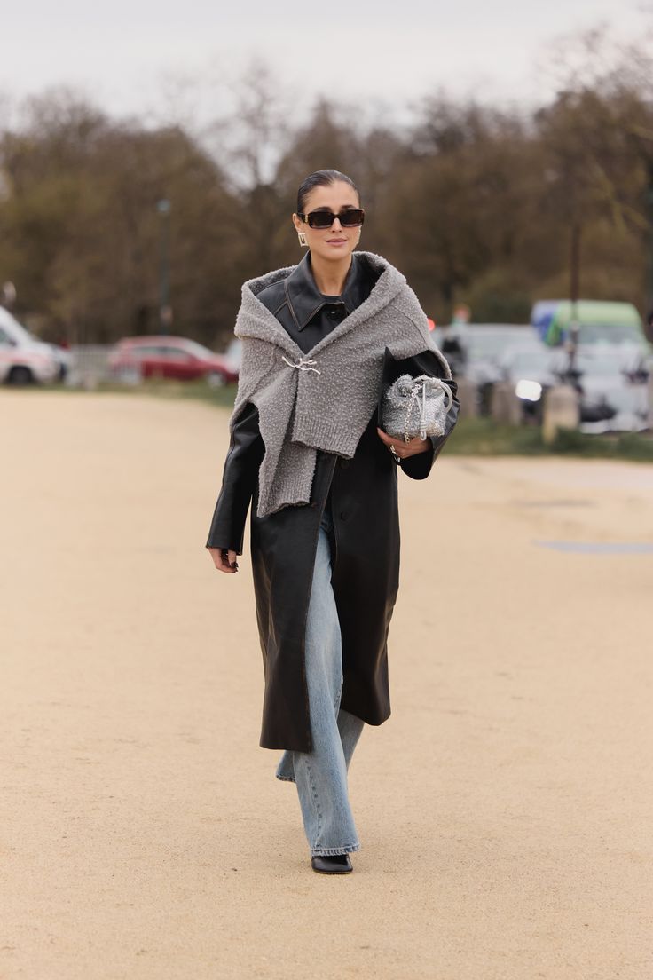 7 Cool Trends That Defined Street Style in Paris | Who What Wear UK Style In Paris, Winter Street Styles, Street Style Fall Winter, Week In Paris, Milan Fashion Week Street Style, Fashion Week Trends, Top Street Style, Milan Street Style, Paris Fashion Week Street Style