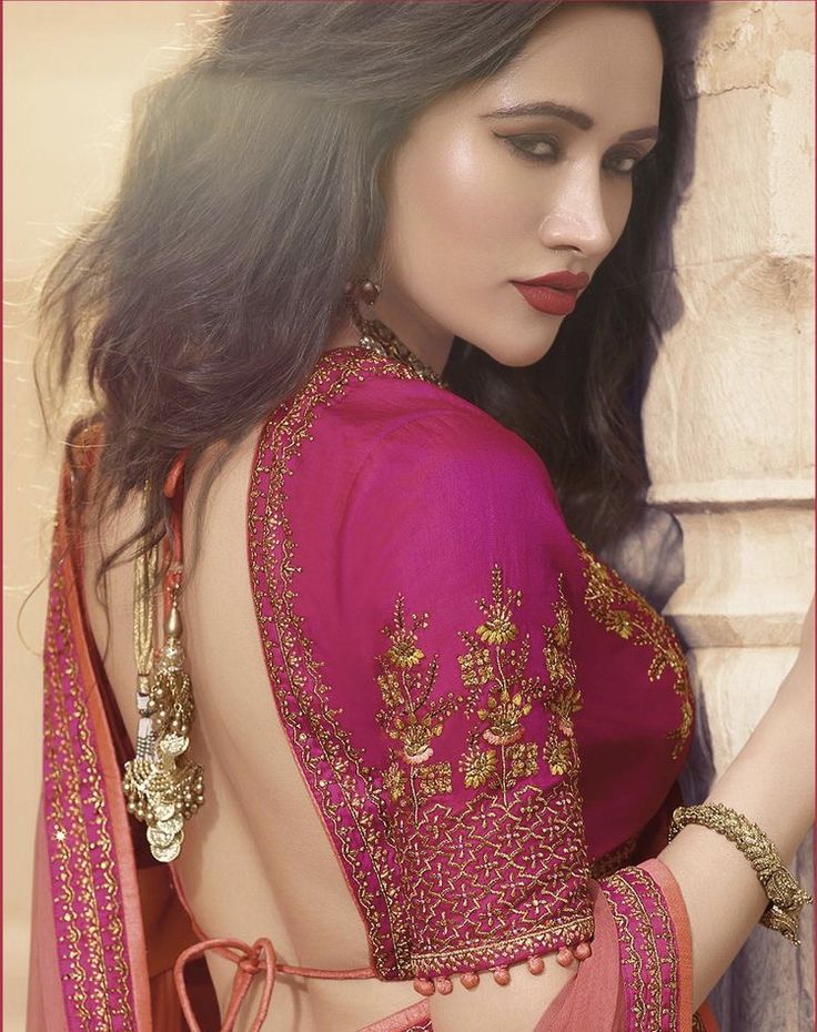 Pinterest: @pawank90 Pink Embroidered Blouse, Pink Silk Blouse Designs, Rani Pink Blouse Designs, Pink Blouse Designs For Saree Silk, Pink Blouse Designs, Blouse Works, Magenta Art, Backless Blouse Designs, Traditional Indian Dress