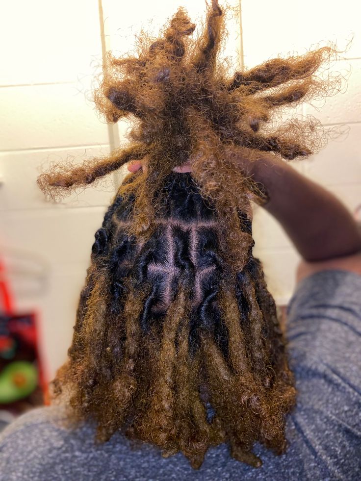 Large Part Locs, Dreadlocks Curly Ends, Thick Locs With Curly Ends, Locs With Brown Tips, Dyed Locs Brown, Large Locs, Locs Astetic, Dreadlocks Journey, Retwist Locs