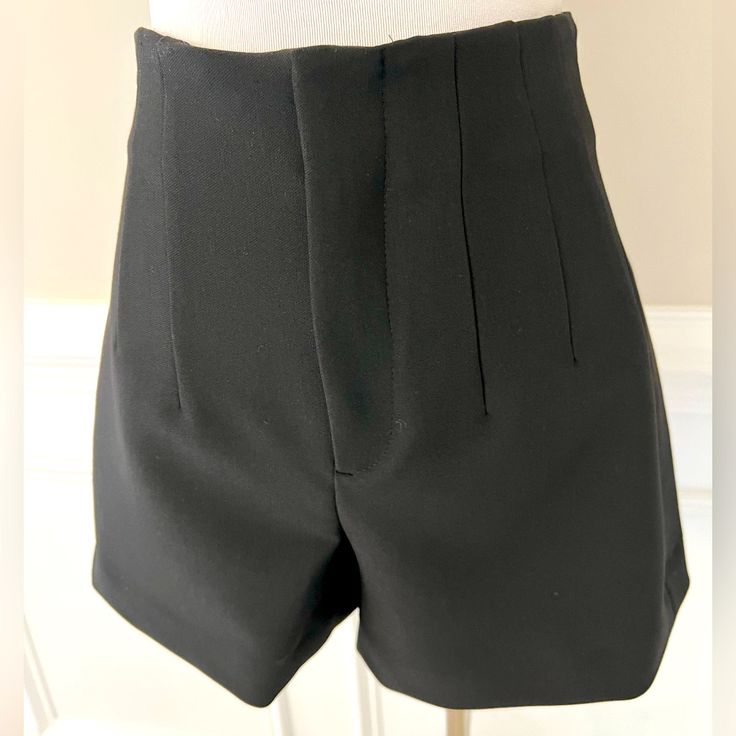 Dressy Shorts With Finished Waist And Hidden Closure, Made With Suiting Fabric Short Skort With Built-in Shorts For Night Out, Chic High-waisted Shorts For Night Out, Chic Shorts With Short Inseam For Date Night, Elegant Fitted Shorts For Going Out, Elegant Fitted Shorts For Date Night, Fitted High-waisted Shorts For Night Out, Elegant High-waist Skort With Built-in Shorts, Elegant Fitted Shorts For Night Out, Elegant Fitted Above Knee Shorts