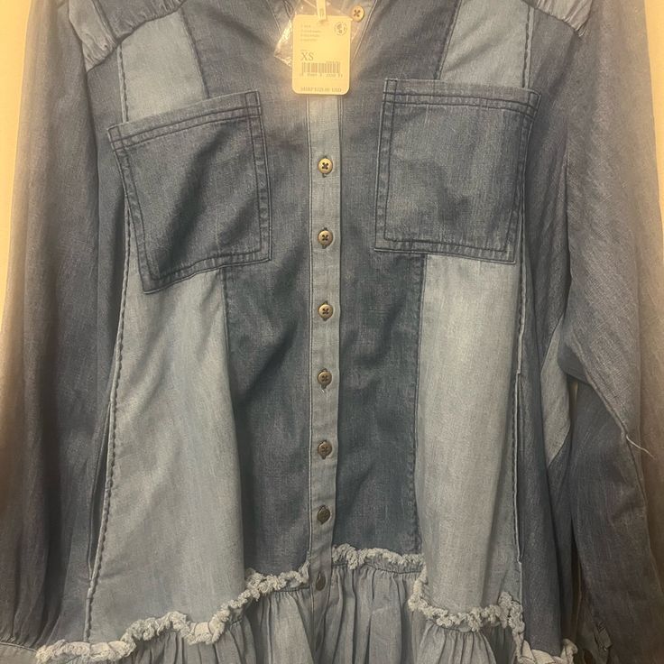 Women Brand New Free People Denim Button Down Top Color:Cloud Combo Size:Xs Blue Cotton Denim Dress With Buttoned Pockets, Casual Indigo Denim Dress With Buttons, Spring Washed Blue Denim Top With Button Closure, Medium Wash Denim Top With Buttons And Long Sleeves, Casual Indigo Denim Dress With Button Closure, Spring Denim Tops With Snap Buttons, Medium Wash Denim Top With Buttons, Light Wash Denim Top With Buttoned Pockets For Spring, Light Wash Denim Top With Buttoned Pockets