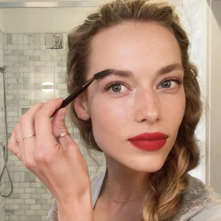 Matte Red Lip, Vogue Beauty Secrets, Matte Red Lips, Hannah Ferguson, Red Lip Makeup, Lip Beauty, Beauty People, Vogue Beauty, Matte Red