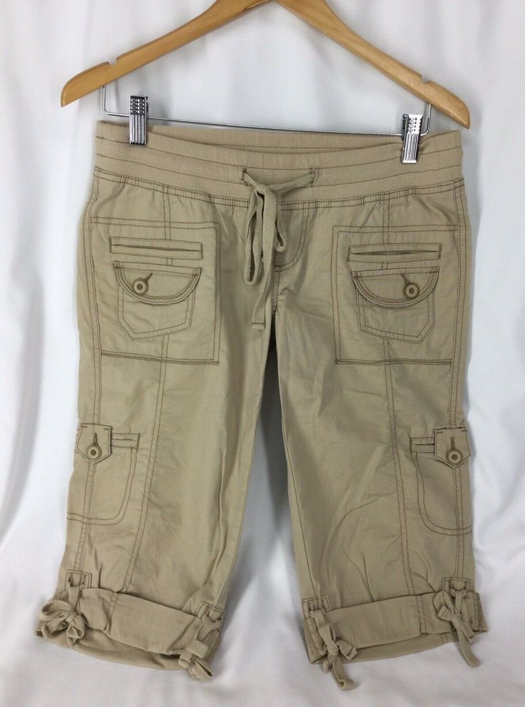 A picture is worth a thousand words so please check them out! Decree Khaki Capri Pants Womens 3 200105MGO/WBS. Condition is Pre-owned. Shipped with USPS Priority Mail. Knee-length Capris With Pockets, Spring Bermuda Cargo Pants, Knee-length Cotton Cargo Pants For Spring, Spring Knee-length Cotton Cargo Pants, Khaki Capri Outfit, Cotton Capris With Pockets, Capri Outfits, Boho Lifestyle, Pants Womens