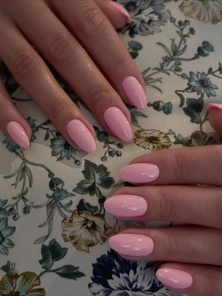 Plain Pink Nails Almond, Nails Round Design Ideas, Oval Baby Pink Nails, Short Almond Nails Color, Almond Small Nails, Pink Oval Nails Short, Baby Pink Short Acrylic Nails, Pink Rounded Nails, Short Almond Pink Nails