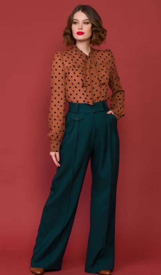 Green Trousers Outfit, Wide Leg Trousers Outfit, Slacks Outfit, Fall Business Casual Outfits, Cute Professional Outfits, Dressy Casual Outfits, Trouser Outfit, Petite Fashion Tips, Business Outfits Women