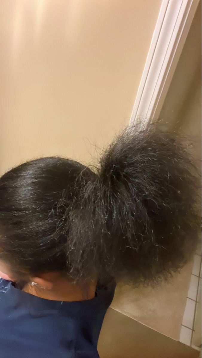 Blow Dry Natural Hair, Hair Pic, Natural Hair Bun, Hair Bun Styles, Pressed Natural Hair, Silk Press Natural Hair, Natural Hair Bun Styles, Flat Iron Hair, Natural Hair Ideas