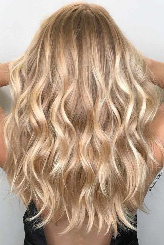 The Trendiest Blonde Hair Colors picture 5 Champagne Blond, Warm Blonde Hair, Hair Color Pictures, Long Blonde Wig, Neutral Blonde, Champagne Blonde, Blonde Waves, Blonde Hair Inspiration, Blonde Hair Shades