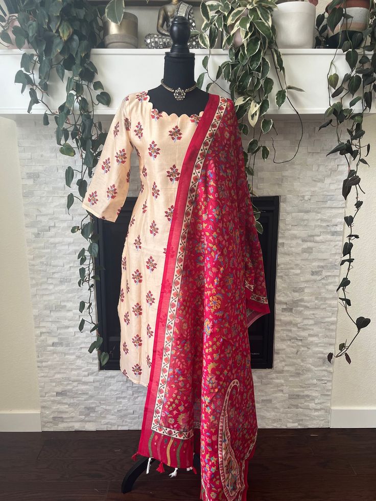 Chanderi 3 piece kurti set comes with matching legging  Size: 38 to 40in Block Print Mulmul Sharara With Straight Kurta, Fitted Salwar Kameez With Kalamkari Print, Fitted Traditional Salwar Kameez With Kalamkari Print, Traditional Fitted Salwar Kameez With Kalamkari Print, Fitted Mulmul Set With Dupatta, Chanderi Sharara With Block Print Straight Kurta, Bollywood Style Chanderi Sharara With Block Print, Festive Fitted Salwar Kameez With Kalamkari Print, Bollywood Style Straight Kurta With Kalamkari Print