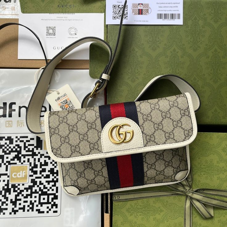 Gucci SIZE:22*17*3.5cm Sleek Fashion, Sierra Leone, Brunei, Bottega Veneta, Gucci Bag, Christian Dior, Contact Us, Luxury Bags, Yves Saint Laurent