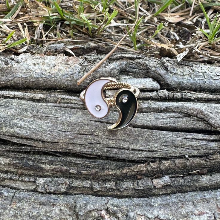 2 Ring Set With Yin & Yang Rings That Fit Together Perfectly Perfect To Give To An Important Person, Or Keep Both For Yourself Size 7 Yin Yang Ring, Yin Yang, Womens Jewelry Rings, Ring Set, Ring Sets, Custom Jewelry, White And Black, Wedding Rings, Size 7