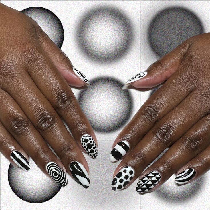 fun and funky black and white design, all hand drawn by me ⭐️ @julzfamousbling on IG Black And White Clown Nails, Funky Manicure, Black And White Short Nails, Old School Nails, 60s Nails, White Short Nails, Black And White Clown, Black And White Nail Designs, Black And White Nails