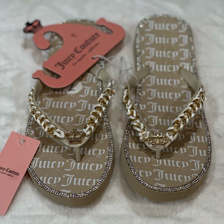 Nude Juice Couture With Tags Slippers Size 7 Juicy Couture Slides, Juicy Couture Slippers, Juice Couture, Juicy Couture Shoes, Couture Shoes, Fur Slides, Juicy Couture, Victoria Secret, Slides