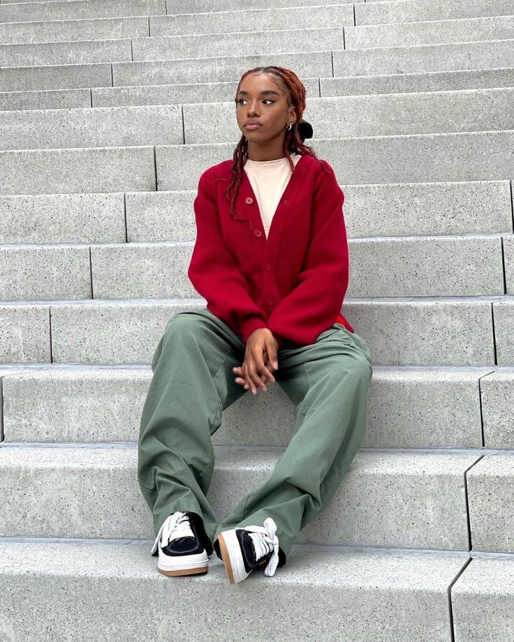 Cardigan 90s Outfit, Edgy Comfy Outfits Plus Size, Good Will Outfits, Earthy Tomboy Outfits, Modest Lookbook Outfits, Dressy Causal Outfits, Housewarming Outfit Ideas, Street Wear Black Woman, Valentine’s Day Fits