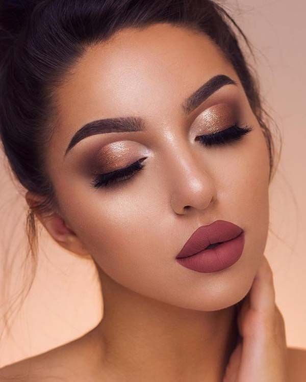 Nice winter look, really easy Dark Pink Lipstick, Pink Lipstick Makeup, Soft Smokey Eye, Smokey Eye Makeup Look, Wedding Hairstyles And Makeup, Mekap Mata, Reflux Diet, Party Makeup Looks, Brunette Makeup