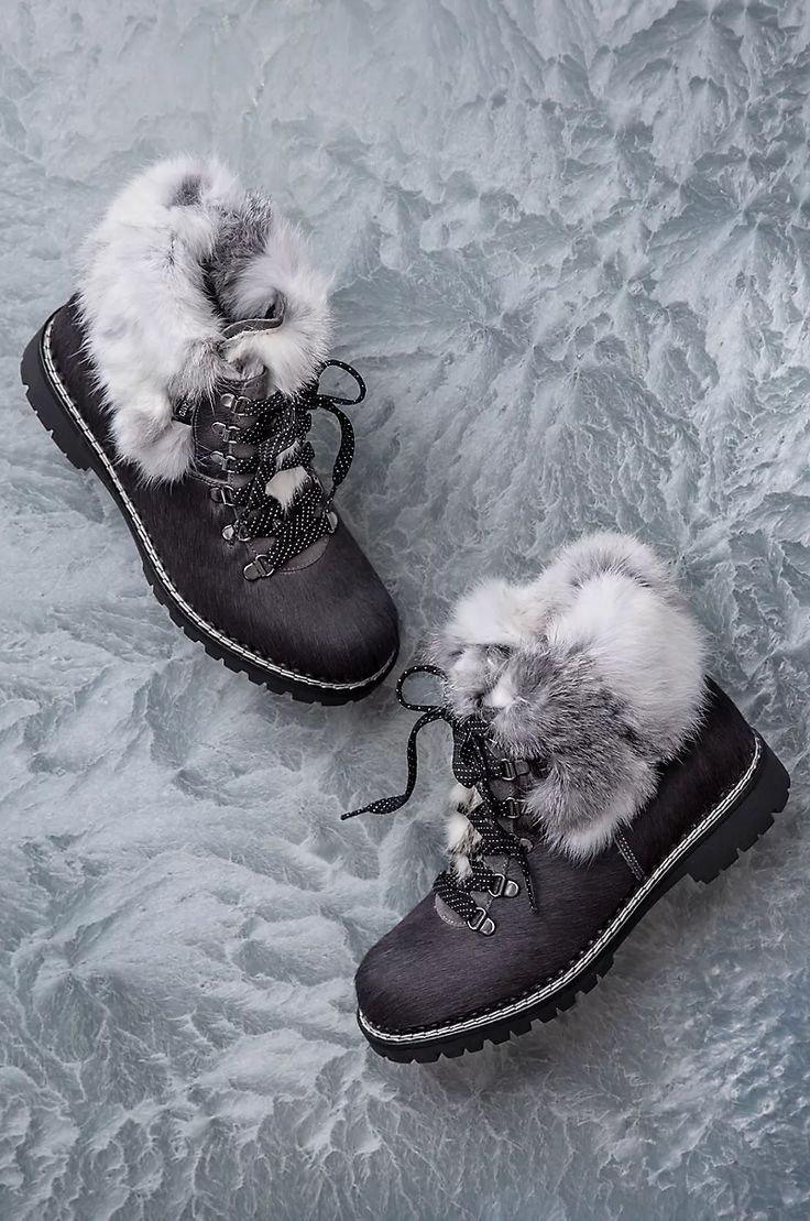 click to expand Hiker Boots, Promo Gifts, Fur Accessories, Mens Winter Boots, Beautiful Boots, Soft Summer, Sorel Winter Boot, Tres Chic, Fur Boots