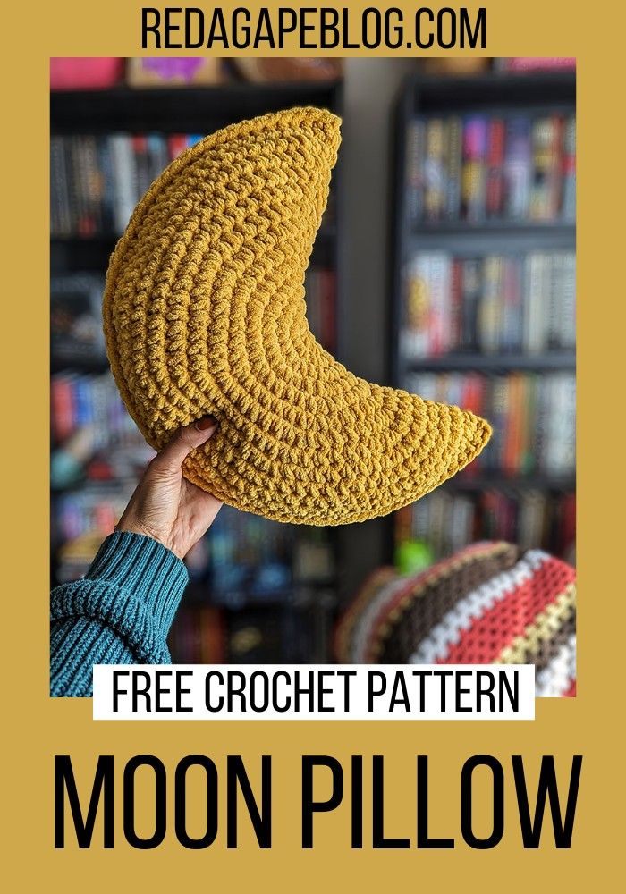 a crocheted moon pillow is shown with the text free crochet pattern