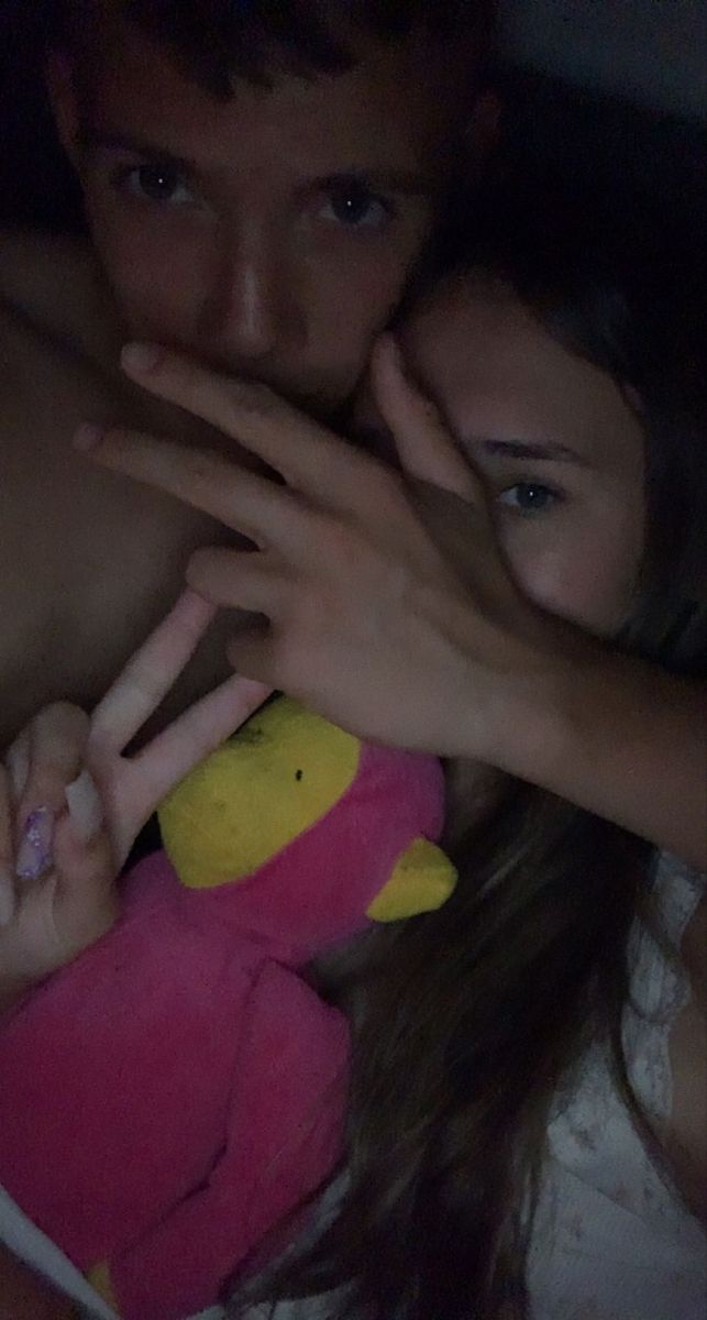 young love Cute Cuddle Selfies, Cute Cuddle Pictures Mood, Couple Sleepover Aesthetic, Cute Couple Sleepover, Sleepover Boyfriend, Couple Sleepover Goals, Bf Cuddles, Couples Sleepover, Sleepover With Boyfriend