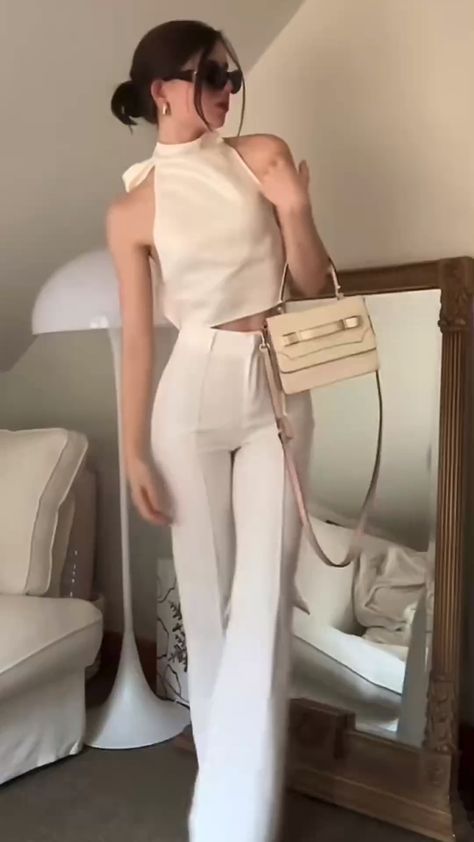 Classy White Pants Outfits, Elegant Outfit Classy, Classy Outfits For Women, Elegante Casual, Stylish Work Outfits, Elegantes Outfit, Business Outfit, Moda Vintage, Looks Chic