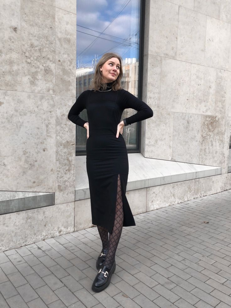 Dress With Platform Loafers, Dress With Loafers Classy, Long Dress With Loafers Outfit, Chunky Loafer Dress Outfit, Chunky Loafers With Dress Outfits, Sweater Dress With Loafers, Chunky Loafer Winter Outfit, Black Loafer Outfits Women Winter, Black Loafers With Dress