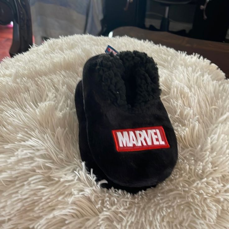 Marvel Kids Fuzzy Babba Slipper Socks Size M/L Shoes Size 13 Color Black Black Casual Slippers For Indoor Use, Casual Black Indoor Slippers, Black Winter Slippers With Rubber Sole, Casual Black Super Soft Slippers, Black Casual Slippers For Streetwear, Black Closed Toe Winter Slippers, Indoor Black Slippers With Rubber Sole, Comfortable Black Slippers For Streetwear, Black Rubber Sole Slippers For Indoor Use