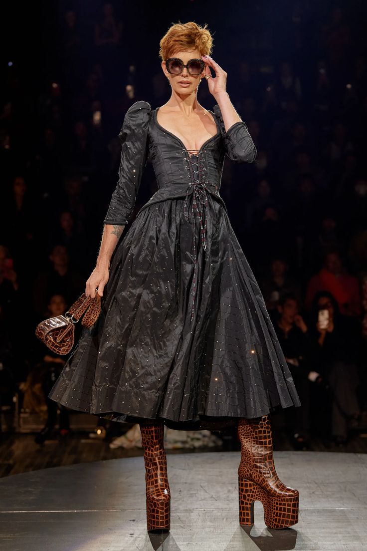 Vivienne Westwood 2023, Black Runway, Andreas Kronthaler, Spring 2023 Ready To Wear, Menswear Runway, 2023 Ready To Wear, Dirndl Dress, Spring 2023, Vivienne Westwood