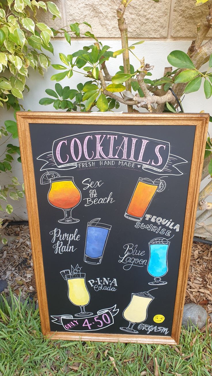 Blackboard handpainted with cocktails. Brightly coloured to attract attention. Cocktail Boards Chalk, Chalk Art Cocktail, Chalkboard Cocktail Art, Home Bar Chalkboard Ideas, Blackboard Restaurant Ideas, Chalk Drink Menu Board Ideas, Bar Specials Board Signs, Specials Board Restaurant Ideas, Bar Blackboard Ideas