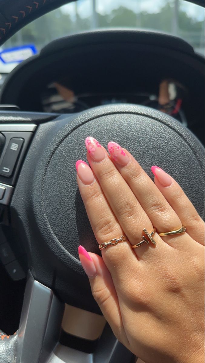 Pink French Flower Nails, French Tip Nails With Small Flowers, White French Tip With Pink Flowers, Basic Nail Inspiration, Pink Tips With Flowers, French Tip And Flower Nails, Pink French Tip Nails With Flower, Pink French Tip With Flowers, Dark Pink French Tip Nails