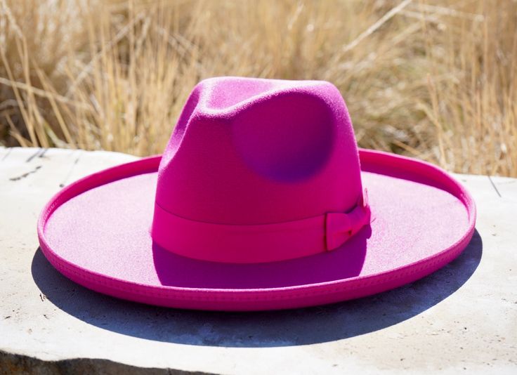 Pink Fitted Fedora For Kentucky Derby, Chic Pink Fedora With Short Brim, Fitted Pink Brimmed Fedora, Pink Fitted Brimmed Fedora, Chic Pink Fedora With Flat Brim, Fitted Pink Brimmed Felt Hat, Pink Brimmed Felt Hat, Pink Fitted Brimmed Felt Hat, Womans Hats