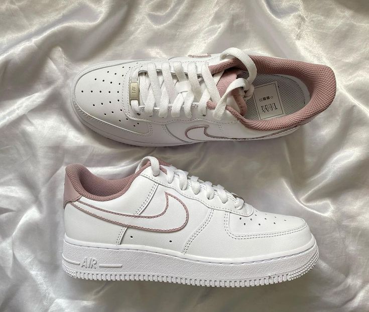 Air Force 1 Brown, Nike Air Force One, Preppy Shoes, All Nike Shoes, Custom Air Force 1, Nike Air Shoes, Custom Nike, Baskets Nike, Cute Nike Shoes