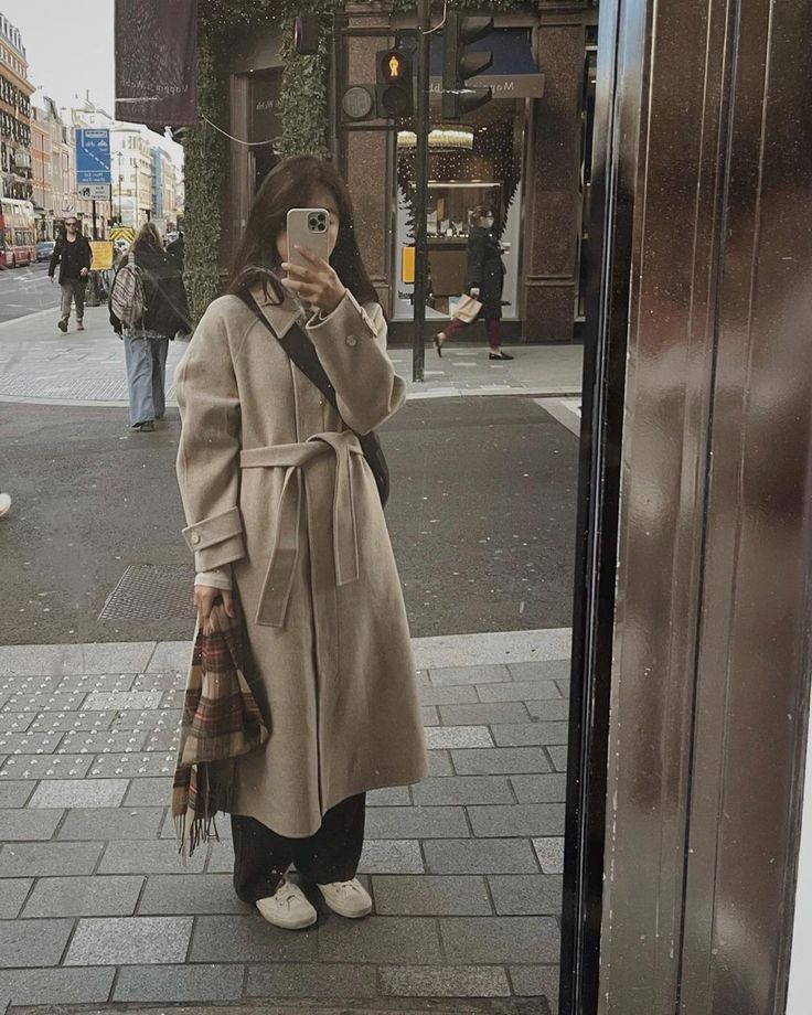 Korean Fits, Winter Fashion Outfits Casual, Autumn Fits, Winter Lookbook, Cold Outfits, Aesthetic Fits, Muslim Fashion Outfits, Korean Girl Fashion, Grey Coat