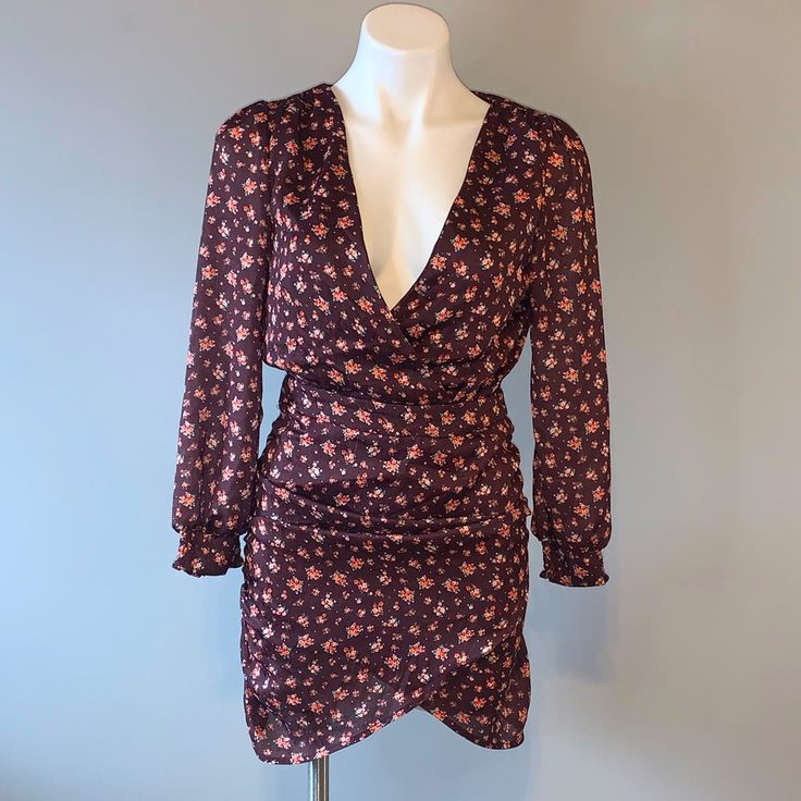 Nwot! Brown And Pink Floral Mini Long Sleeve Dress! Deep V Neck. Very Sexy Fall Outfit! Full Zip Back. Fully Lined. Model Photo Is To Show Type Of Fit. Pit To Pit - 18 Inches Waist - 13.5 Inches Length - 34 Inches Measurements Taken While Flat Cottagecore, Prairie, Country, Concert, Festival, Nashville, Photoshoot, Mini Dress, Long Sleeve, Plunging Neckline, Pink Floral, Vacation, Mountains, Wedding Guest, Rehearsal, Holiday, Dinner, Fall, Autumn Pink Ruched Dress With Surplice Neckline, Flirty Floral Print Mini Dress For Night Out, Party Mini Dress With Floral Print And Surplice Neckline, Pink Ruched Mini Dress For Fall, Party Mini Dress With Surplice Neckline And Floral Print, Fall Pink Ruched Dress, Pink Mini Dress With Surplice Neckline For Brunch, Spring Mini Dress In Pink With Surplice Neckline, Spring Pink Mini Dress With Surplice Neckline