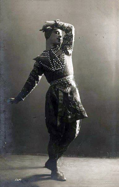 Ballets Russes, Diaghilev Ballet Russes, Vadim Muntagirov Ballet, Dancer Photography, Ballet Russe, Russian Ballet, Human Art, Ballet Dancers, Dancer