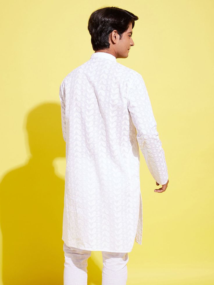 Yuva by Vastramay - Boys White Embroidered Kurta Elegant and comfortable, this white kurta features intricate embroidery for a touch of traditional flair. Perfect for festive occasions or everyday wear. Key Features White cotton blend fabric Mandarin collar Long sleeves Straight hem Embroidered detailing Specifications Sleeve Length: Long Sleeves Top Shape: Straight Top Type: Kurta Material & Care Top Fabric: Cotton Blend Dry Clean Only Legal Disclaimer: The product is guaranteed to be 100% genu White Kurta, Boys Wear, Top Fabric, Mandarin Collar, White Cotton, Everyday Wear, Long Sleeve Tops, Cotton Blend, Sleeve Length