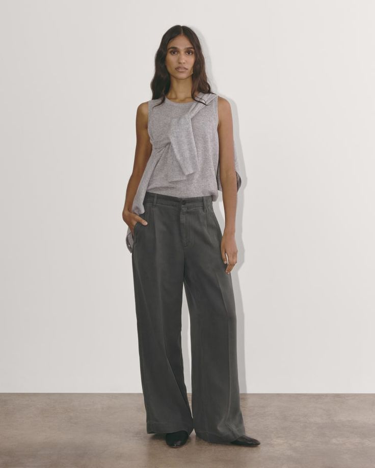 The Trouser in Buttersoft Graphite – Everlane Lyocell Fabric, Chic Office, Trouser Pants Women, Welt Pockets, Welt Pocket, Mid Rise, Wide Leg, Pants For Women, Style Inspiration