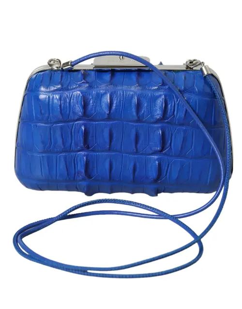 Balenciaga Blue Exotic Skin Leather Shoulder Crossbody Box Clutch Bag BALENCIAGA Absolutely stunning, 100% Authentic, brand new with tags BALENCIAGA handbags crocodile skin leather clutch in blue electrique. Model: Shoulder evening hand clutch purse bag Color: Blue with silver metal detailing Material: 97% Crocodile skin 3% Lamb Leather Logo details Made in Italy Measurements: 9.5cm x 16.5cm x 5cm Strap: 102cm x .3cm High Heel Stiefel, Luxury Clutch, Evening Outfit, Croc Leather, Box Clutch, Crocodile Skin, Pierced Jewelry, Ladies Clutch, Evening Outfits