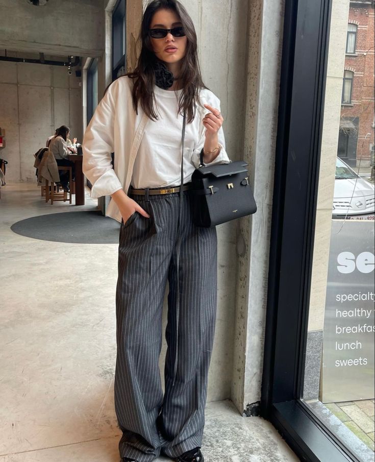 Pinstripe Flare Pants Outfit, Striped Pants Work Outfit, Grey Pleated Trousers Outfit, Stripped Pant Outfits Woman, Gray Striped Pants Outfit, Stripped Pant Outfits, Stripy Trousers Outfit, Striped Dress Pants Outfit, Navy Striped Pants Outfit