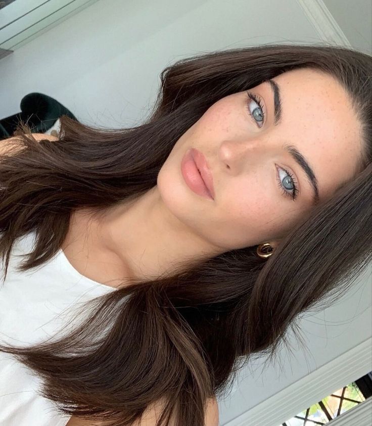 Dark Brown Hair Pale Skin, Brown Hair Blue Eyes Pale Skin, Fair Skin Dark Hair, Brunette Hair Pale Skin, Brown Hair Blue Eyes Girl, Brown Hair Pale Skin, Brown Hair And Grey Eyes, Dark Hair Pale Skin, Hair Colors For Blue Eyes