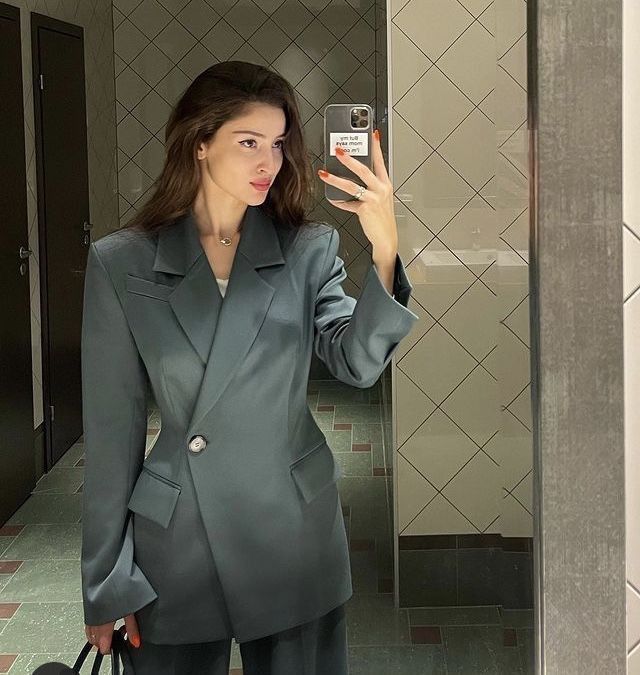 Old Money Fashion Women Dress, Women Suit Outfits, Outfits Aesthetic Ideas, Autumn Outfits Aesthetic, Mode Ulzzang, Woman Suit Fashion, Aesthetic Ideas, Classy Work Outfits, Autumn Outfits