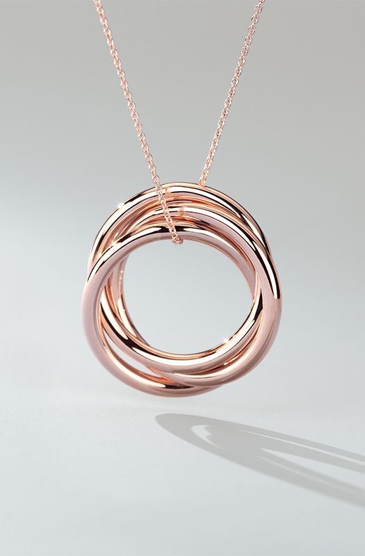 Rose gold is having a moment! It’s time to fall in love with this beautiful blush-colored jewelry from Blue Nile. Blue Nile, Rose Gold Jewelry, Stunning Jewellery, Rose Gold Necklace, Dainty Jewelry, Pandora Jewelry, Jewelry Diy, A Rose, Jewellery Display