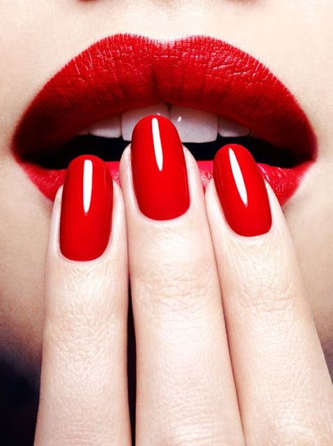 Makeup Bibir, Nagellack Trends, Red Acrylic Nails, Liquid Nails, Red Nail Polish, Red Nail, Glitter Lips, Lip Art, Root Chakra