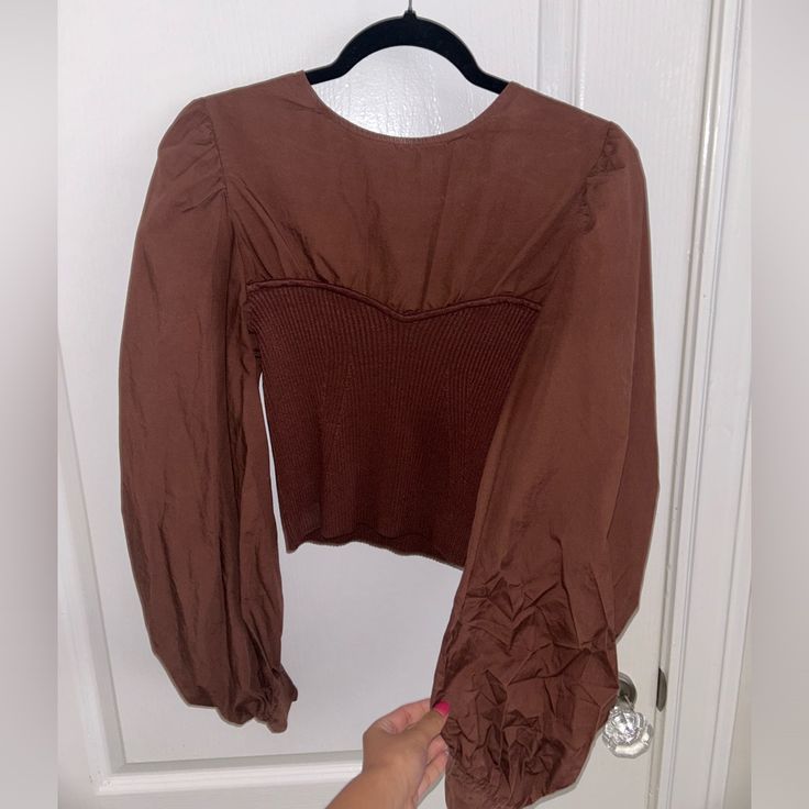 Beautiful Blouse. Color Brown, Size L. Never Worn. Brown Puff Sleeve Tops For Fall, Puff Sleeve Tops For Fall Day Out, Fitted Long Sleeve Blouse For Day Out, Brown Puff Sleeve Blouse For Fall, Brown Long Sleeve Blouse For Brunch, Brown Fitted Long Sleeve Top, Trendy Brown Spring Blouse, Fitted Long Sleeve Brown Top, Casual Fitted Top Blouse For Brunch