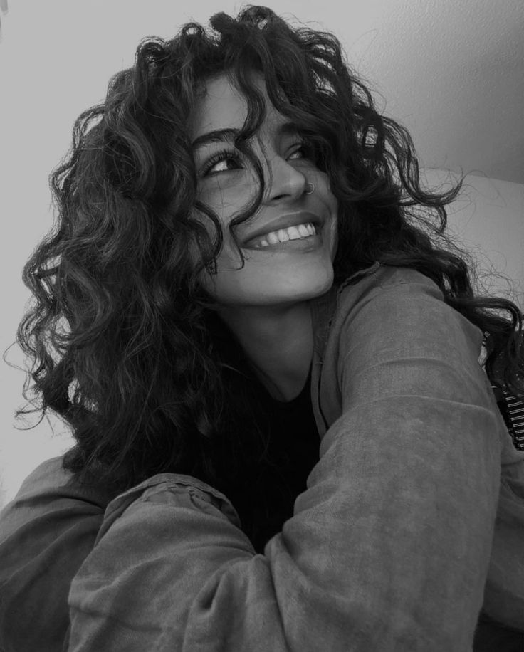 Curly Hair Inspiration, Foto Poses, Curly Hair Cuts, Curly Girl, Wavy Hair, Loki, Hair Goals, New Hair, Beautiful Hair