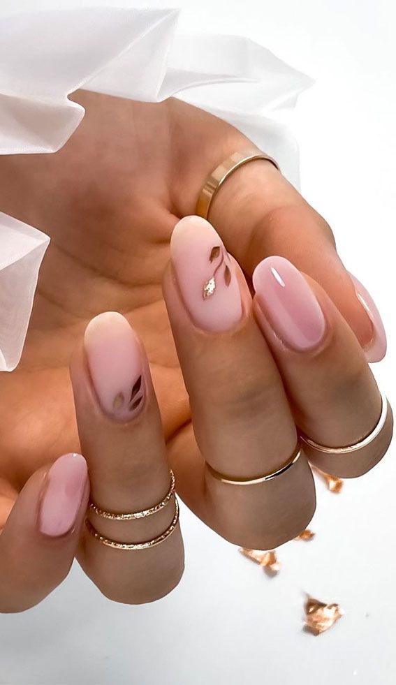 Neutral Nail Gold Accent, Minimalist Nails With Gold, Good Leaf Nails, Pink Leaf Nails, Pink Gold Leaf Nails, Simple Nail Designs Short Nails Neutral, Nude Nails Gold Accent, Nude Gold Nail Designs, Pink Nude Nails Design